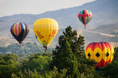 Sıcak hava balonu erken sabah lansmanı