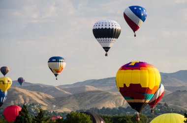 Sıcak hava balonu erken sabah lansmanı