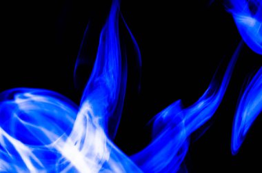 Doğa Özet: Hassas güzellik ve küçük mavi duman bir zerafet