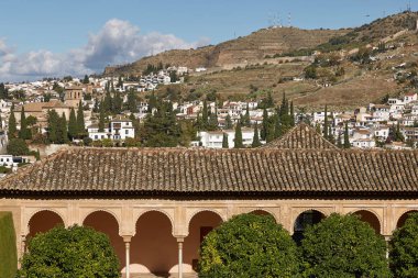 Antik Arap kalesi Alhambra, Granada, İspanya.