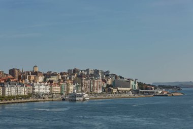 Kıyı ve liman Santander İspanya.