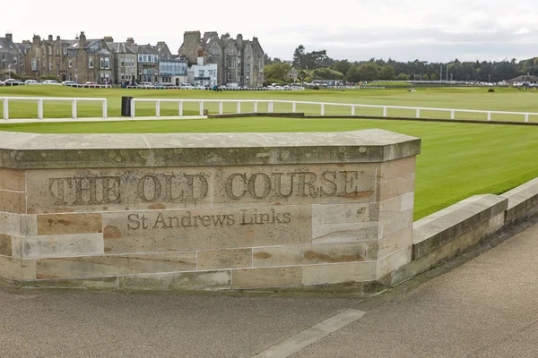 St Andrews Kulüp Binası ve Royal ve antik whe Golf Sahası