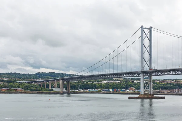 Edinburgh İskoçya'da Eski Forth Road köprü. — Stok fotoğraf