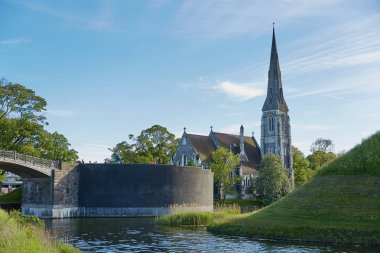 St. Alban Kilisesi, genellikle Kopenhag 'daki İngiliz Kilisesi olarak bilinir.
