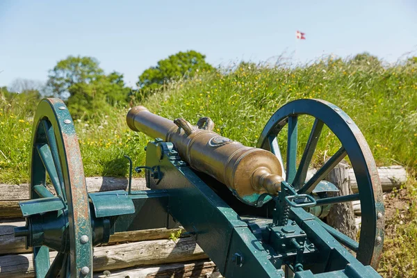 Old bronze cannon on rampart in city Fredericia, Denmark — Stock Photo, Image