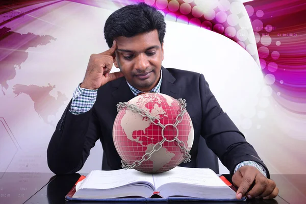 Man Showing Concept Global Business — Stock Photo, Image