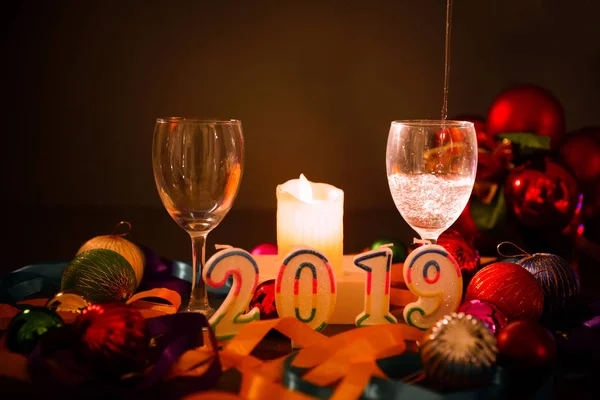 Бокалы Шампанского Новогодние Украшения — стоковое фото