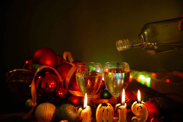 香槟和新年装饰品 — 图库照片