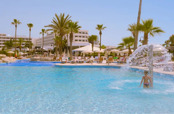 Mayıs 2015 Nsanlar Dinlenmek Adams Beach Otel Havuzlarında Yüzmek Aya — Stok fotoğraf