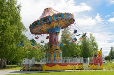 10 Haziran 2018: Fotoğraf dolambaçlı Cheboksary 500 yıl sonra adında bir eğlence parkı. Cheboksary. Rusya.