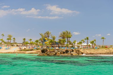 2 Mayıs 2014: Ayia Napa şehir merkezi bir plaj. Ayia Napa. Kıbrıs.