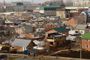 24 Mart 2019: Özel evler ile şehrin alanı. Yandı