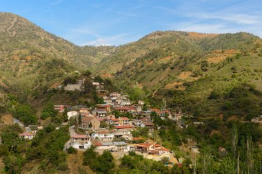 Nisan 29, 2014: C adasının dağlarında bir yerleşim