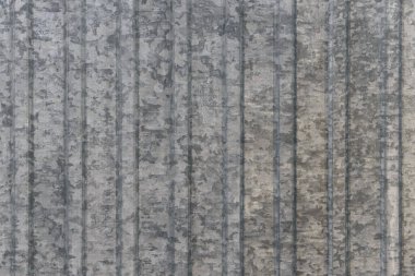 Galvanize metal levhanın yüzeyi gri.