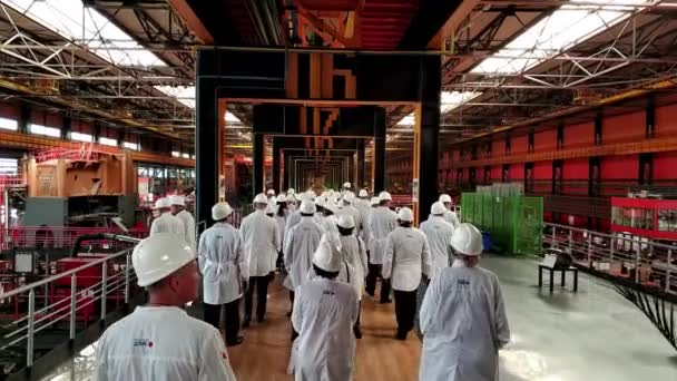 Chelyabinsk Russia May 2019 Workers White Coats Shop Chelyabinsk Pipe — Stock Video