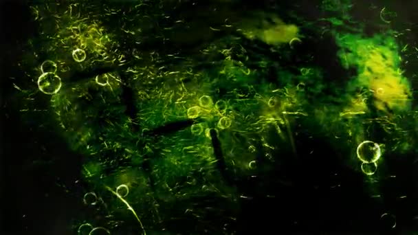 Dark Green Texture en Choreographed Dancing Glass Sphere Bubbles - 4k naadloze lus beweging achtergrond animatie — Stockvideo