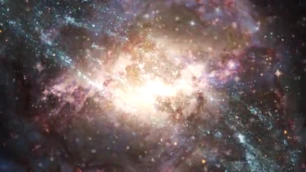 Les astéroïdes volent à travers la galaxie brillante avec la poussière tourbillonnante d'étoile de nébuleuse - animation de fond de mouvement de boucle sans couture 4K 