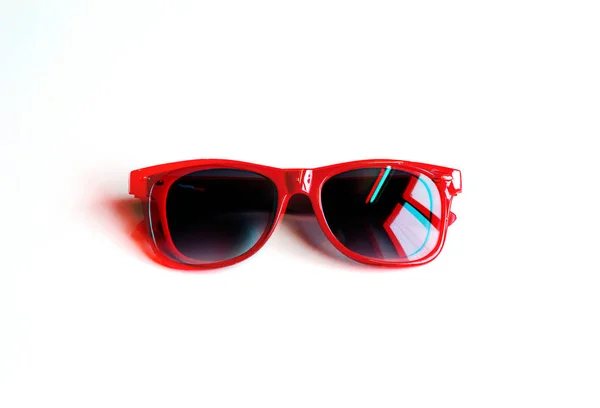 Stereo Photo Rote Sonnenbrille Weißer Hintergrund — Stockfoto