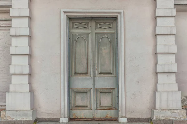 Tło Starych Żelaznych Tapicerowanych Drzwi Malowane Zielono Starym Budynku — Zdjęcie stockowe