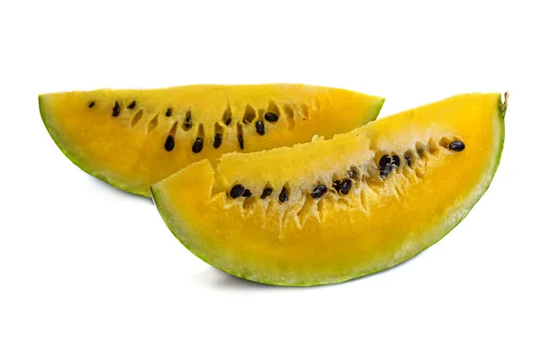 Reife Süße Gelbe Wassermelonenstücke Isoliert Auf Weiß — Stockfoto