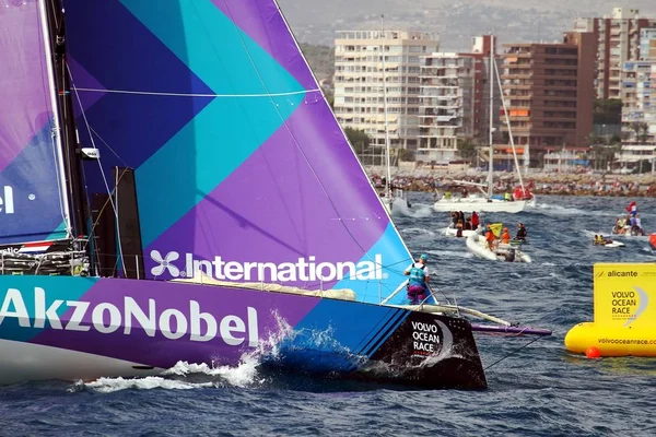 Equipo Akzonobel Momentos Después Salida Etapa Alicante Lisboa Volvo Ocean — Foto de Stock