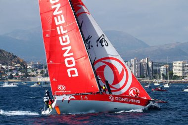 Bacak 1 Alicante-Lizbon, Volvo okyanus yarış 2017-18 bir Alicante gördüğümüz en heyecan verici başlangıç takım Dongfeng kısa bir süre sonra başlamak.