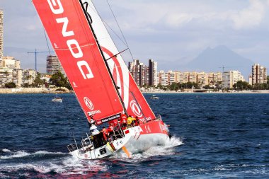 Bacak 1 Alicante-Lizbon, Volvo okyanus yarış 2017-18 bir Alicante gördüğümüz en heyecan verici başlangıç takım Dongfeng kısa bir süre sonra başlamak.