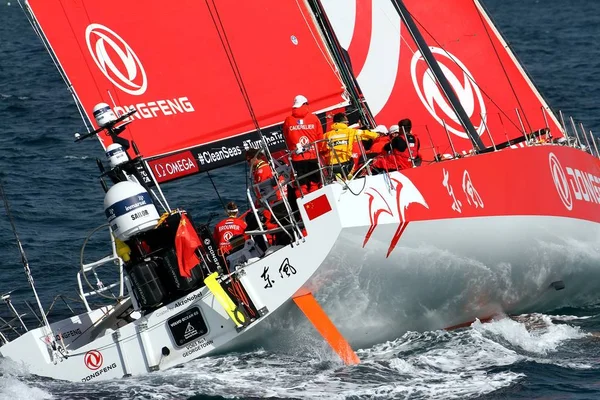 Bacak 1 Alicante-Lizbon, Volvo okyanus yarış 2017-18 bir Alicante gördüğümüz en heyecan verici başlangıç takım Dongfeng kısa bir süre sonra başlamak.