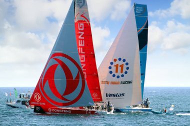 Kısa bir süre sonra kavga iki takım açık 65 teknelerden bacak 1 Alicante-Lizbon, Volvo okyanus yarış 2017-18 bir Alicante gördüğümüz en heyecan verici başlangıç başlatmak.