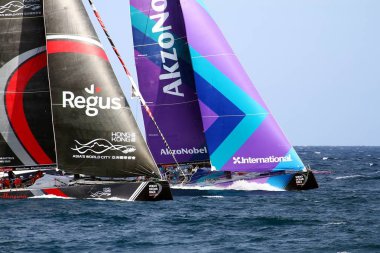 Kısa bir süre sonra kavga iki takım açık 65 teknelerden bacak 1 Alicante-Lizbon, Volvo okyanus yarış 2017-18 bir Alicante gördüğümüz en heyecan verici başlangıç başlatmak.