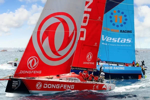 Kısa bir süre sonra kavga iki takım açık 65 teknelerden bacak 1 Alicante-Lizbon, Volvo okyanus yarış 2017-18 bir Alicante gördüğümüz en heyecan verici başlangıç başlatmak.