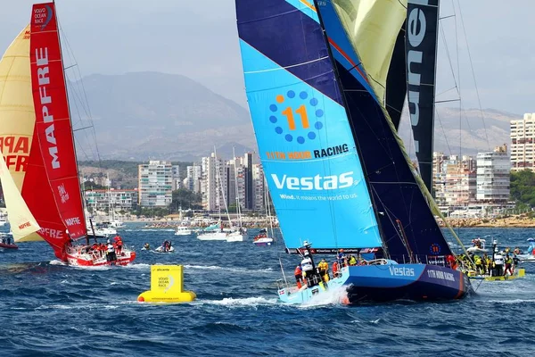 Dos Equipos Open Veleros Pelean Momentos Después Salida Etapa Alicante — Foto de Stock