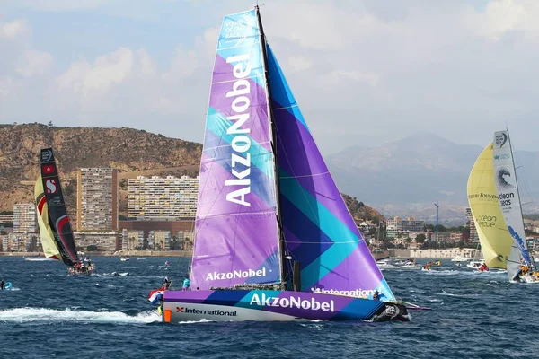 Olika Lag Öppen Segelbåtar Fightting Stunder Efter Starta Ben Alicante — Stockfoto