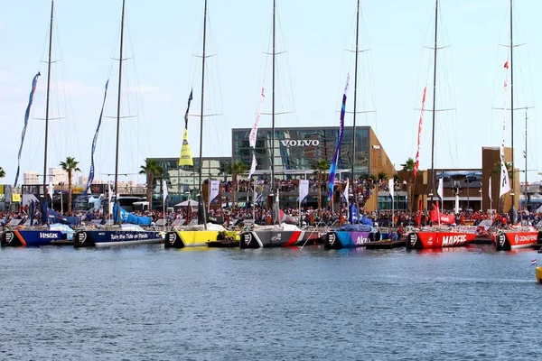 Volvo Ocean Race köyde Alicante şehir bacak bir İspanya'dan Portekiz başlamadan bir gün.
