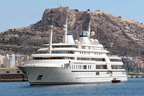 Private Giant Yacht Said Property Sultan Oman Leaving City Alicante — Stock Photo, Image