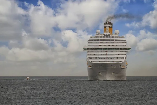 Luxus Kreuzfahrt Costa Magica Von Costa Linien Der Nähe Von — Stockfoto