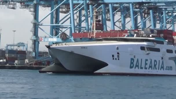 Ferry Rapide Catamaran Jaume Iii Entrant Dans Port Algésiras Dans — Video