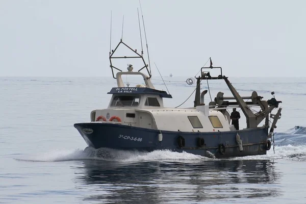 Trawler Vissersboot Varen Open Wateren Middellandse Zee Spanje — Stockfoto