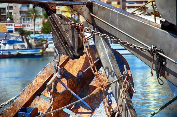 Details Van Ijzeren Deur Opgeslagen Achtersteven Van Trawler Vissersboten Haven — Stockfoto