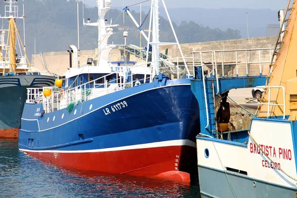 Stalen Romp Trawler Vissersboten Aangemeerd Haven Van Viveiro Kust Van — Stockfoto
