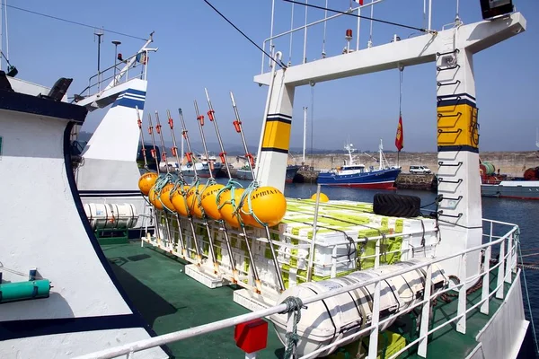 Visserij Boeien Opgeslagen Het Dek Van Een Vissersboot Lange Voering — Stockfoto