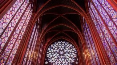 Paris Fransa: 27 Aralık 2017. Sainte-Chapelle Ortaçağ Palais de la CIT Kings Fransa, Paris'in Köşkü içinde Gotik stili içinde Kraliyet bir şapeldir.
