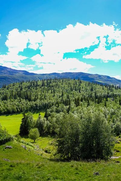 Paysage Spectaculaire Avec Ciel Bleu Nuages Rangée Dans Belle Hemsedal — Photo