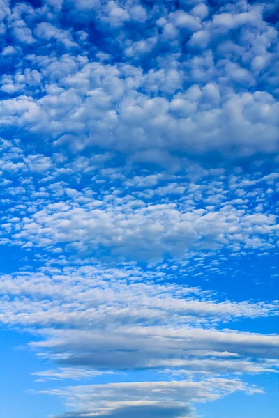 Blauer Himmel Mit Leichten Nebelwolken Hemsedal Norwegen — Stockfoto