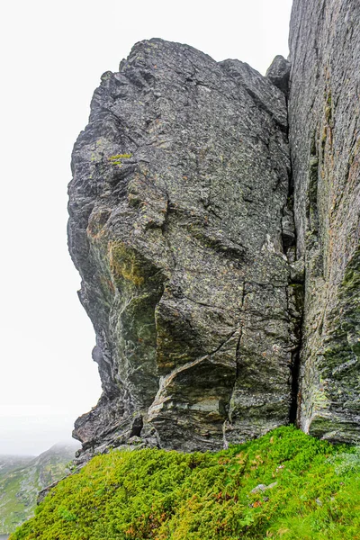 Великі Скелі Скелі Туманом Хмарами Горі Веслехн Веслхорн Хемседалі Норвегія — стокове фото