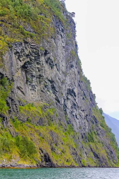 Norweski Piękny Krajobraz Górski Fiordowy Aurlandsfjord Aurland Vestland Sognefjord Norwegii — Zdjęcie stockowe