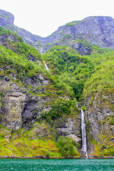 Cachoeira Aurlandsfjord Aurland Vestland Sognefjord Noruega — Fotografia de Stock