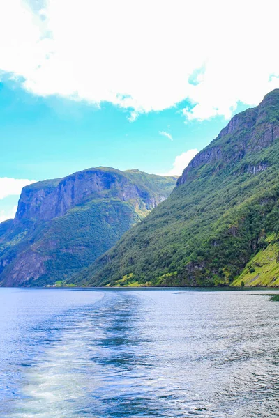 Norveç Güzel Dağı Aurlandsfjord Daki Fiyort Manzarası Aurland Vestland Sognefjord — Stok fotoğraf