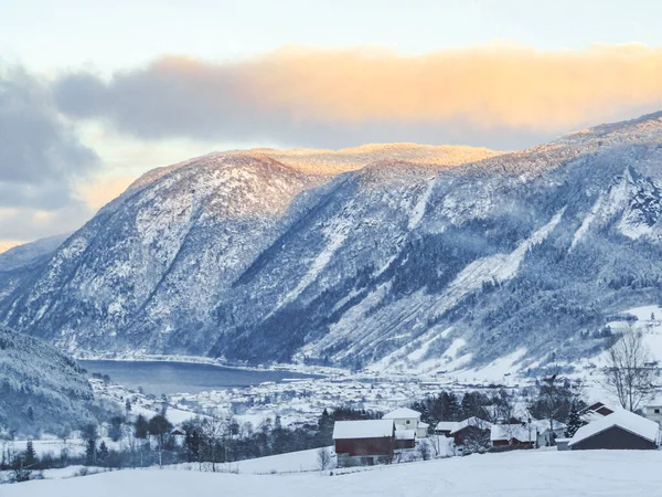 Paisagem Inverno Rio Lago Fiorde Framfjorden Vestland Vik Noruega — Fotografia de Stock