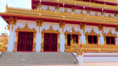 Khon Kaen bölgesi Isan Tayland 06. Kasım 2018 Phra Mahathat Kaen Nakhon pagoda stil Budist tapınağı ve Wat Nong Waeng altın tapınakları Khon Kaen Eyaleti Isan Kuzeydoğu Tayland.
